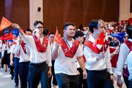 VinUni tổ chức Khai giảng rất trang trọng, với phần vinh danh các Tân Sinh viên tạo nên điểm nhấn đặc biệt cho sự kiện