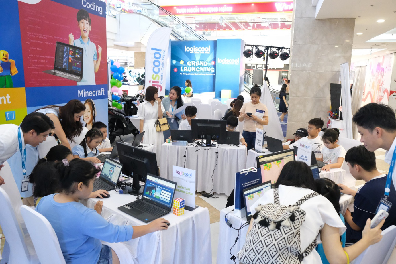 Các em nhỏ tiếp thu rất nhanh các kiến thức về lập trình