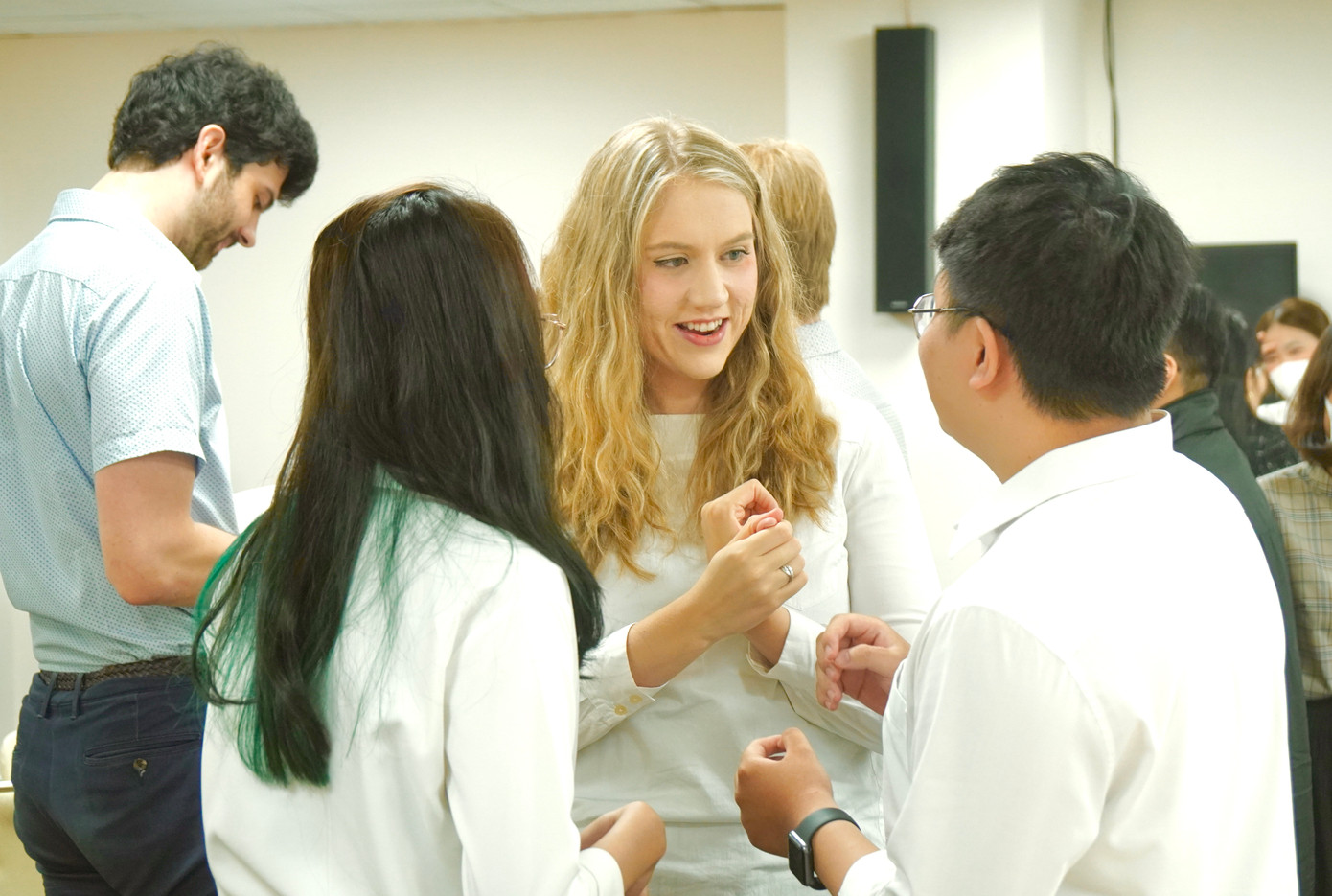 Các buổi tập huấn chuyên môn cũng như hỗ trợ về mặt tinh thần trong giảng dạy cho giáo viên là không thể thiếu trong bối cảnh hiện tại. (ảnh: VUS)