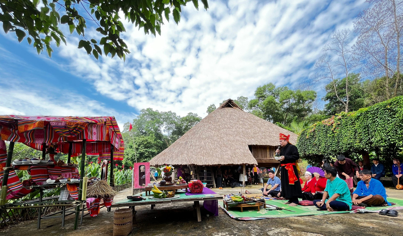 Tái hiện Lễ mừng cơm mới dân tộc Mường tại làng Văn Hóa Tái hiện Lễ mừng cơm mới dân tộc Mường tại làng Văn Hóa