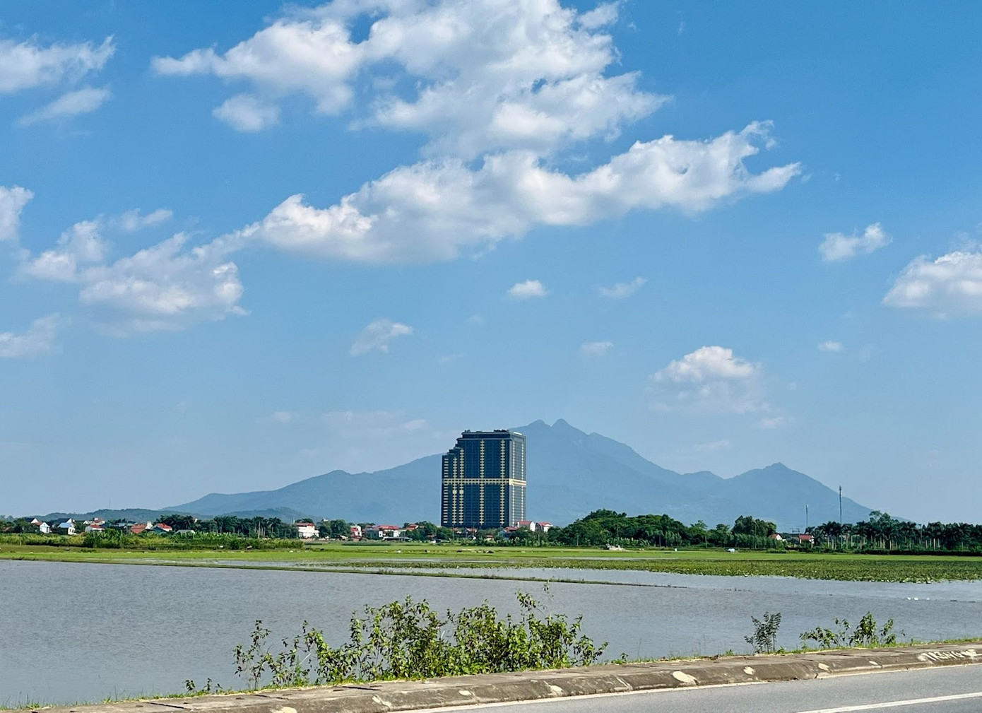 Wyndham Lynn Times Thanh Thủy nằm trên lõi mạch khoáng Radon quý hiếm chất lượng tương đương Phú Sĩ (Nhật Bản) ra mắt ngôi làng quý tộc Nhật Bản