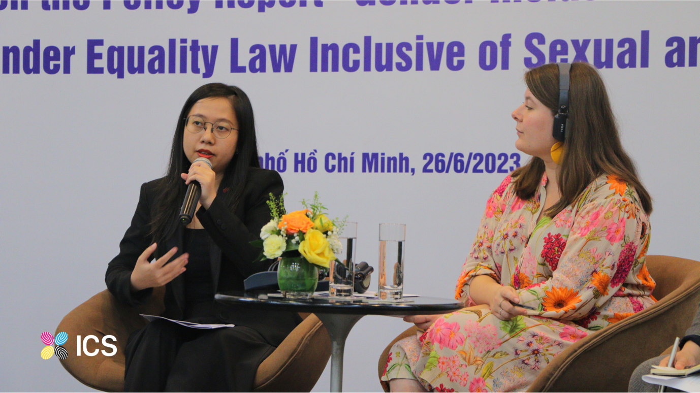 Chị Ngô Phương Linh (trái); Giám đốc Trung tâm ICS, đại diện dự án“Tôi đồng ý:tham gia diễn đàn thảo luận của World bank về bình đẳng giới vừa diễn ra ở TPHCM