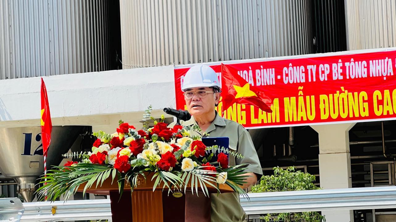 Ông Nguyễn Hữu Đường phát biểu tại lễ khánh thành cao tốc mẫu tại Bắc Ninh