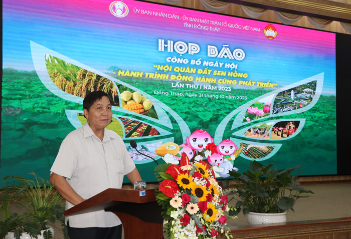 Ông Lê Thành Công, Chủ tịch Ủy ban Mặt trận Tổ quốc Việt Nam tỉnh Đồng Tháp phát biểu tại họp báo Ông Lê Thành Công, Chủ tịch Ủy ban Mặt trận Tổ quốc Việt Nam tỉnh Đồng Tháp phát biểu tại họp báo