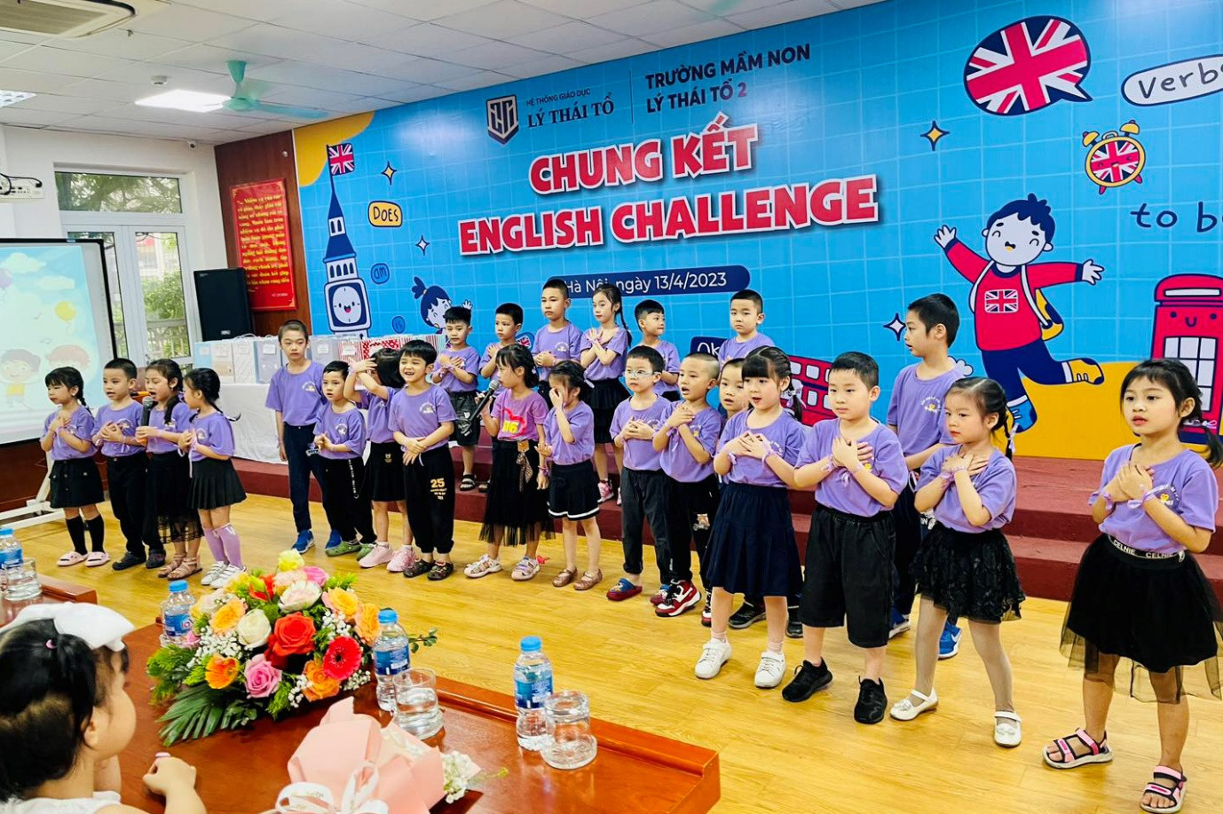 Học sinh trường Mầm non Lý Thái Tổ 2 tham gia Hội thi English Challenge