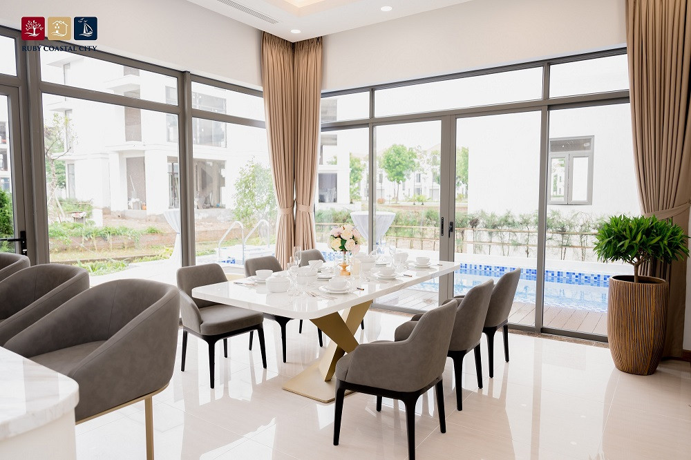 Với diện tích đất gần 300 m2, biệt thự Pearl Island mang đến không gian mở, thoáng đãng, kết hợp cùng hệ cửa kính lớn tận dụng ánh sáng tự nhiên cho ngôi nhà bừng sức sống. Với diện tích đất gần 300 m2, biệt thự Pearl Island mang đến không gian mở, thoáng đãng, kết hợp cùng hệ cửa kính lớn tận dụng ánh sáng tự nhiên cho ngôi nhà bừng sức sống.