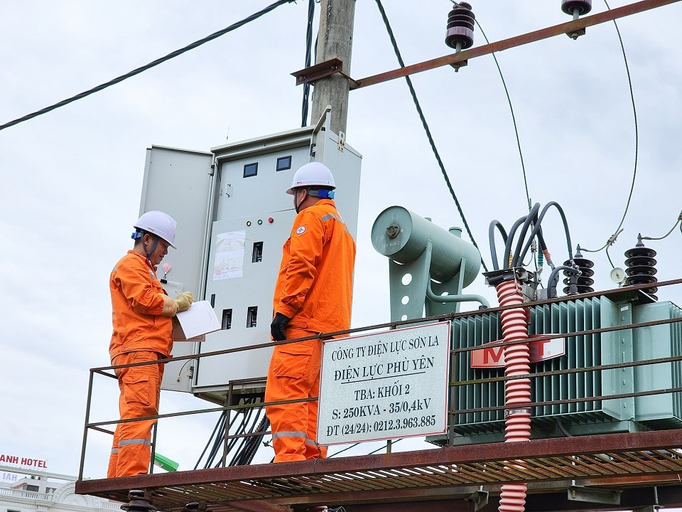 Có thể tiết kiệm hàng chục nghìn tỷ đồng đầu tư mỗi năm nhờ tiết kiệm điện. Ảnh: Như Ý