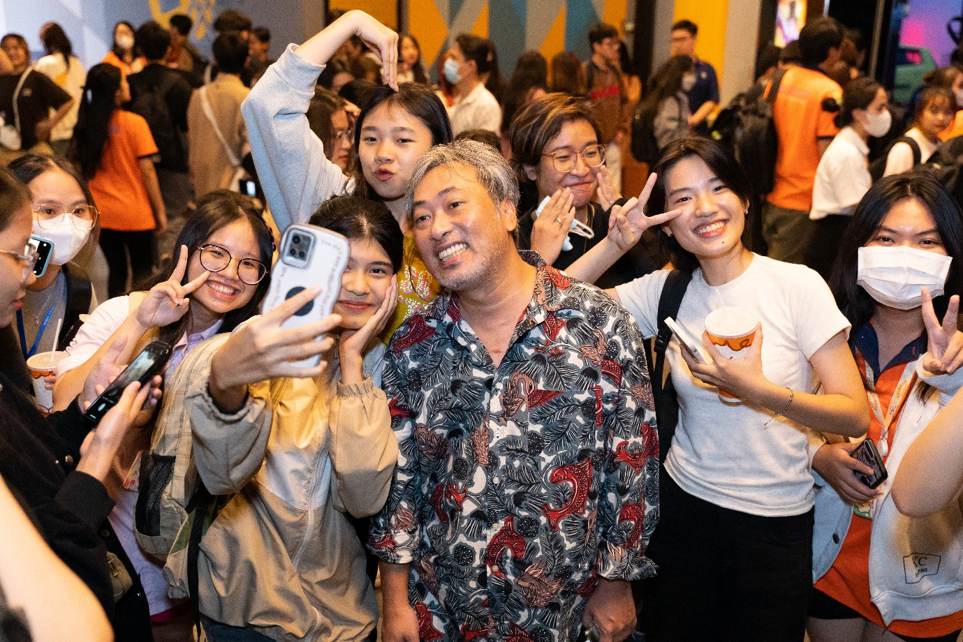 Xem phim và giao lưu cùng ekip làm phim là hoạt động diễn ra liên tục, là cách học hiệu quả, được sinh viên hưởng ứng nhiệt tình Xem phim và giao lưu cùng ekip làm phim là hoạt động diễn ra liên tục, là cách học hiệu quả, được sinh viên hưởng ứng nhiệt tình