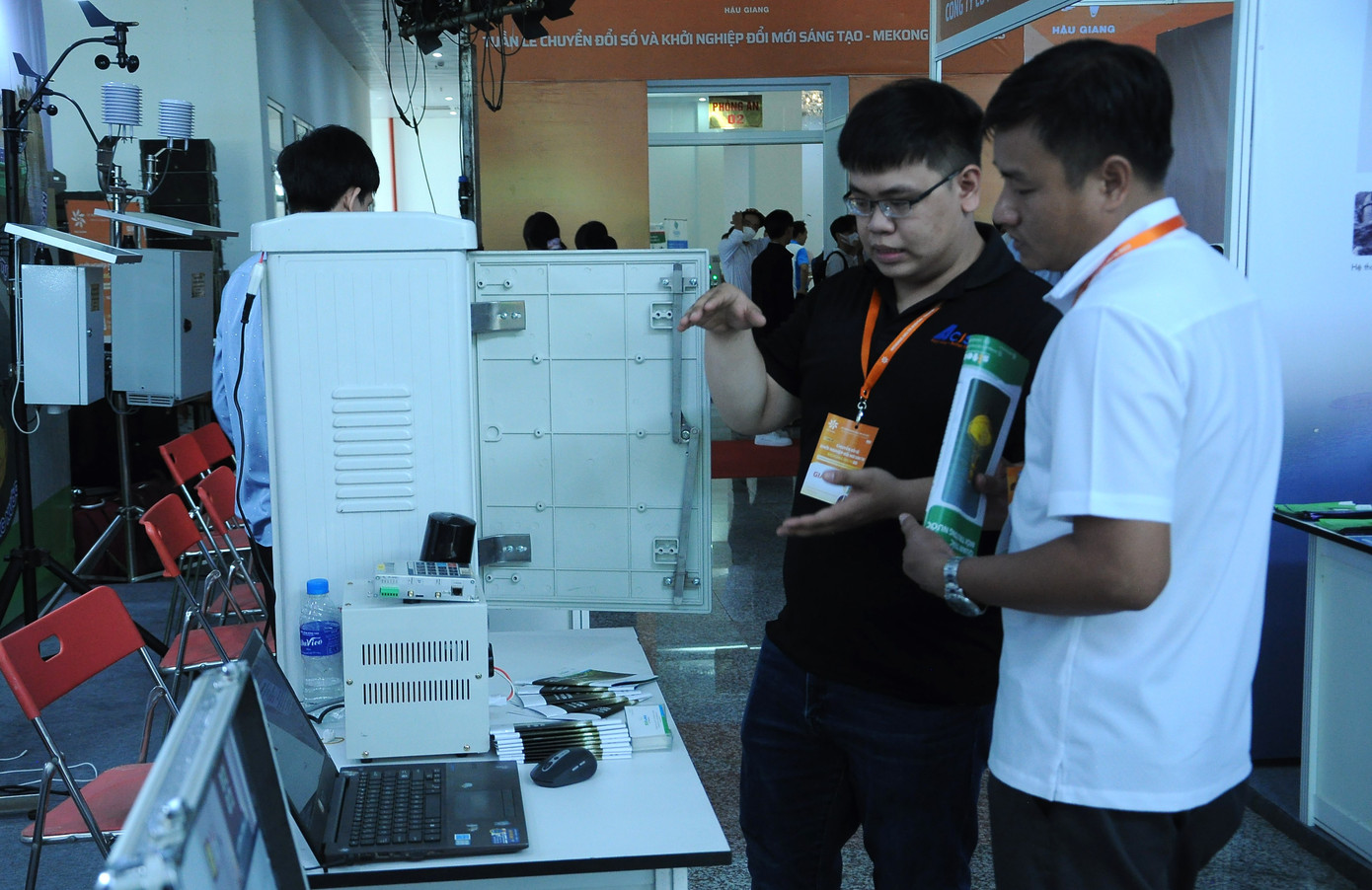 Khu trải nghiệm và trưng bày chuyển đổi số và khởi nghiệp đổi mới sáng tạo Hậu Giang 2023. Khu trải nghiệm và trưng bày chuyển đổi số và khởi nghiệp đổi mới sáng tạo Hậu Giang 2023.