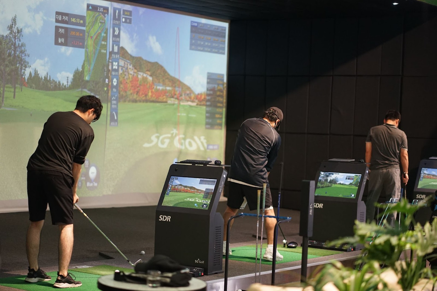 Máy tập golf 3D công nghệ SG Golf tại MIPA Golf Maison - Vincom Smart City