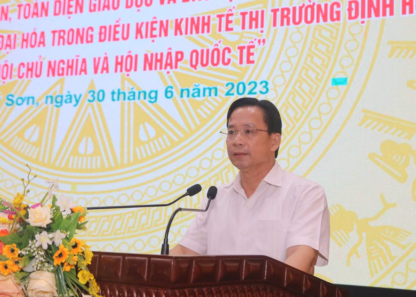 Tỉnh ủy- HĐND-UBND tỉnh Lạng Sơn luôn quan tâm phát triển kinh tế- văn hóa- xã hội gắn với cửa khẩu. Ảnh: Duy Chiến