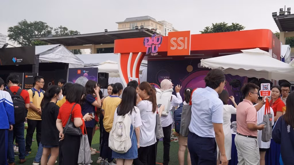Với chủ đề “Bứt phá giới hạn”, Ngày thẻ Việt Nam 2023 được tổ chức bởi Báo Tiền Phong và NAPAS, dưới chỉ đạo nội dung của Ngân hàng Nhà nước Việt Nam.