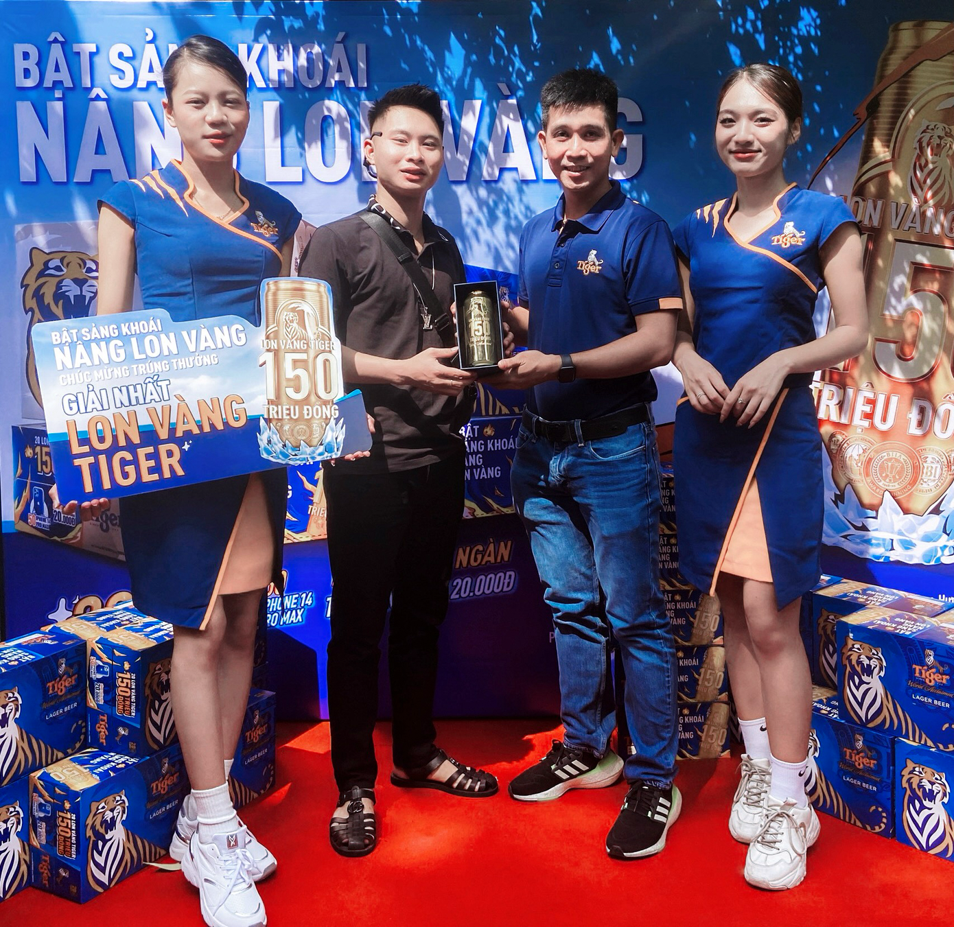 Anh V.Q.H – chủ nhân may mắn thứ 8 trúng lon vàng trong chương trình “Bật sảng khoái, nâng lon vàng” của Tiger Beer Anh V.Q.H – chủ nhân may mắn thứ 8 trúng lon vàng trong chương trình “Bật sảng khoái, nâng lon vàng” của Tiger Beer