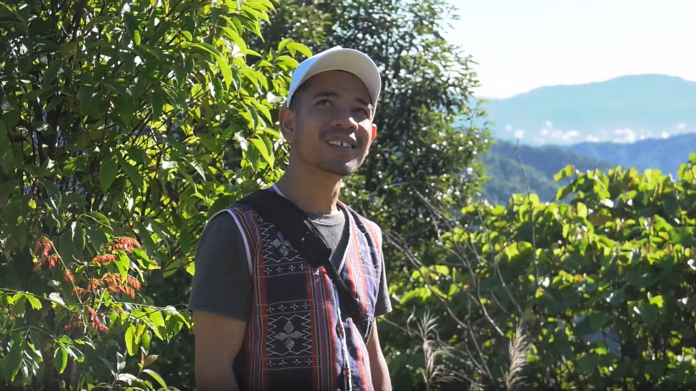 Anh Viên Đăng Phú – một chủ homestay người Tà Ôi (© WWF-Việt Nam/ Thảo Nhiên)
