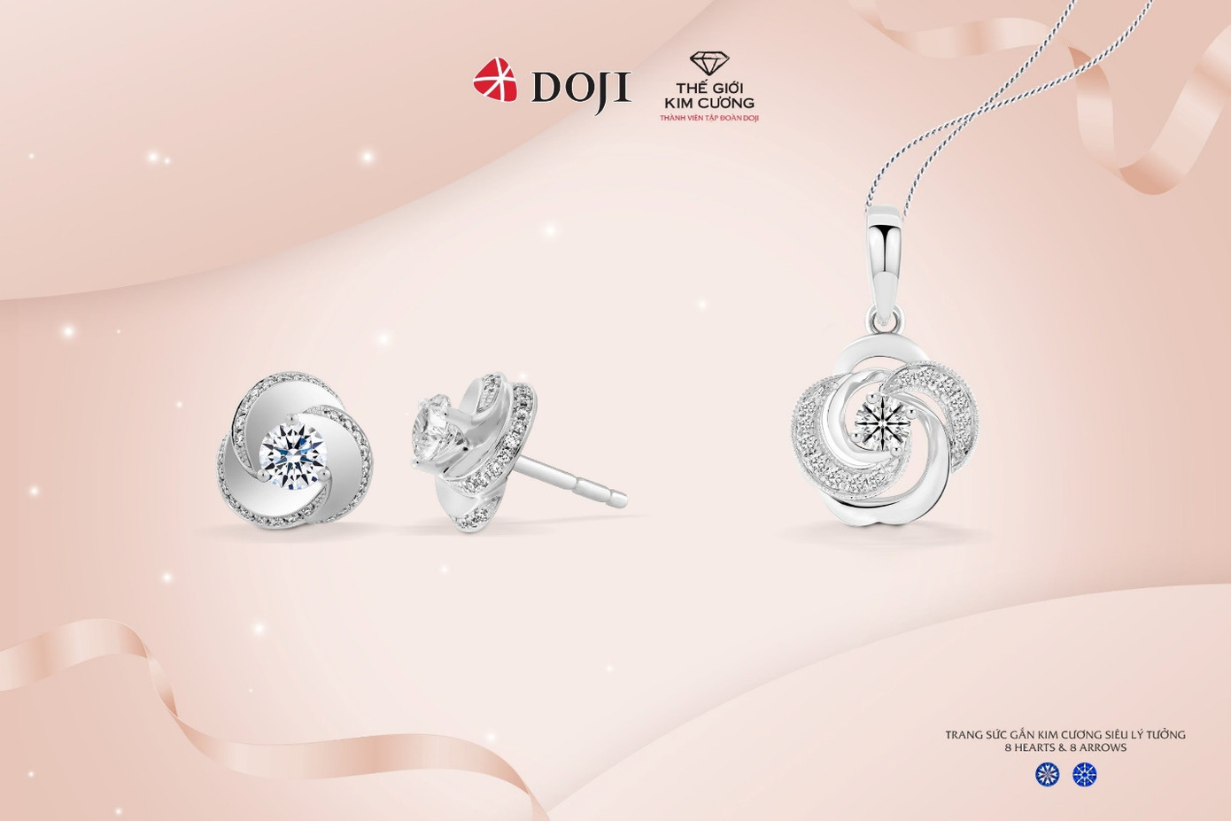 DOJI và Thế Giới Kim Cương sở hữu những thiết kế trang sứckim cương 8 Hearts & 8 Arrows sang trọng, quý phái. DOJI và Thế Giới Kim Cương sở hữu những thiết kế trang sứckim cương 8 Hearts & 8 Arrows sang trọng, quý phái.
