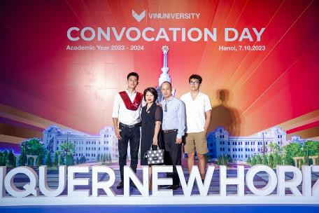 Buổi lễ Khai giảng đón nhận sự hiện diện của phụ huynh sinh viên như một phần quan trọng của sự kiện