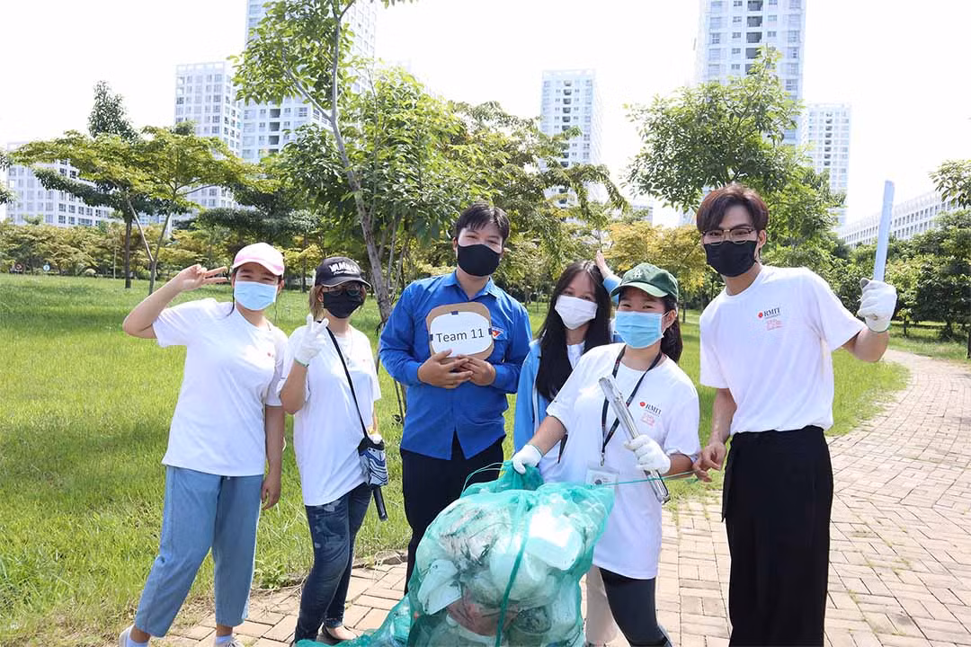 Tổng số rác thải nhựa thu lại được là 364,6kg, trong đó có 10kg nhựa sạch Tổng số rác thải nhựa thu lại được là 364,6kg, trong đó có 10kg nhựa sạch