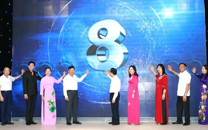 Các đại biểu cấp tỉnh và lãnh đạo Hội thực hiện nghi thức khai mạc chương trình