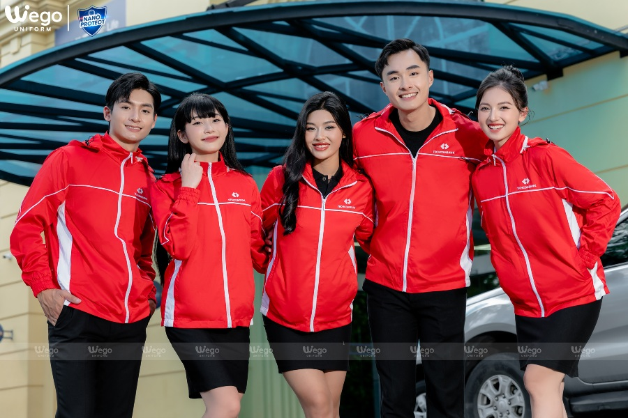Mẫu áo gió thuộc BST Nano Protect