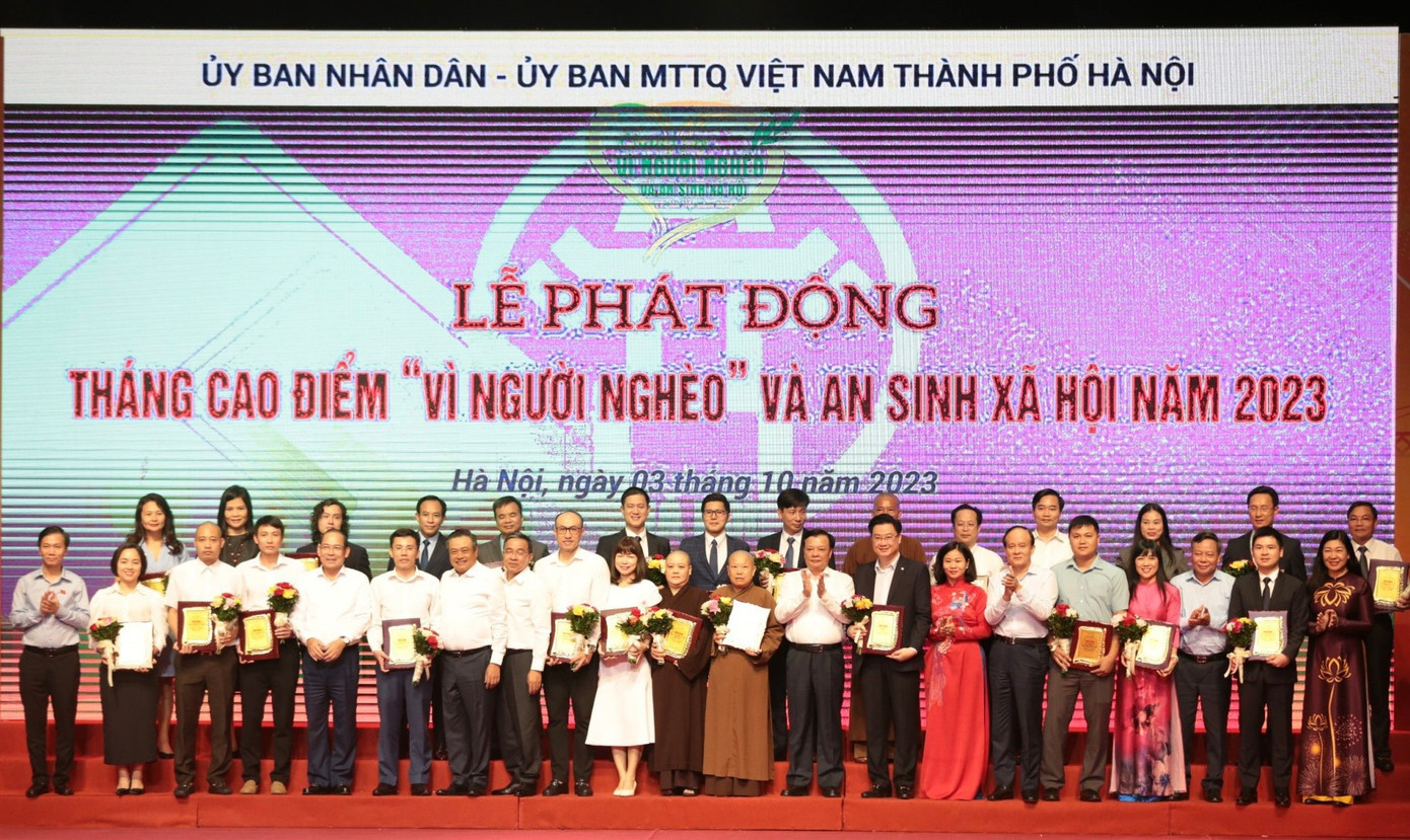 T&amp;T Group là một trong những doanh nghiệp được UBND - Ủy ban MTTQ Việt Nam TP Hà Nội vinh danh vì những đóng góp tích cực cho công tác giảm nghèo và an sinh xã hội của thành phố. (Nguồn: T&amp;T Group)