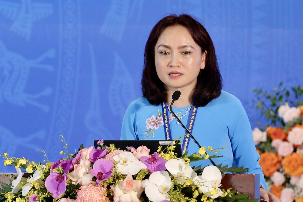 Bà Nghiêm Thùy Lan - Chủ tịch CĐ DKVN phát biểu tại Đại hội