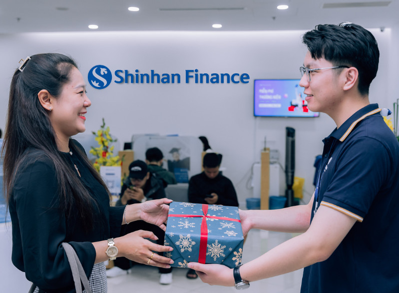Shinhan Finance hợp tác với các đối tác lớn tung nhiều ưu đãi hấp dẫn cho khách hàng dịp sinh nhật 17 năm. Shinhan Finance hợp tác với các đối tác lớn tung nhiều ưu đãi hấp dẫn cho khách hàng dịp sinh nhật 17 năm.