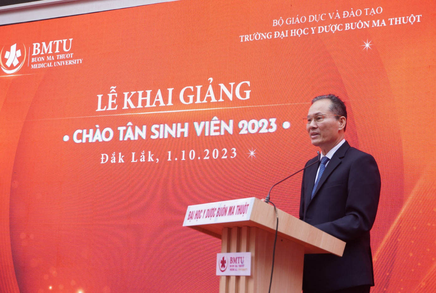 GS.TS.BS Cao cấp Cao Tiến Đức phát biểu tại lễ khai giảng GS.TS.BS Cao cấp Cao Tiến Đức phát biểu tại lễ khai giảng