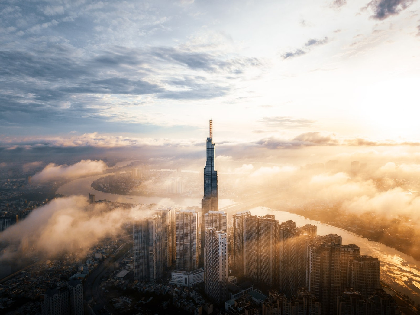 Khu đô thị Vinhomes Central Park &amp; toà tháp Landmark81 cao nhất Việt Nam.