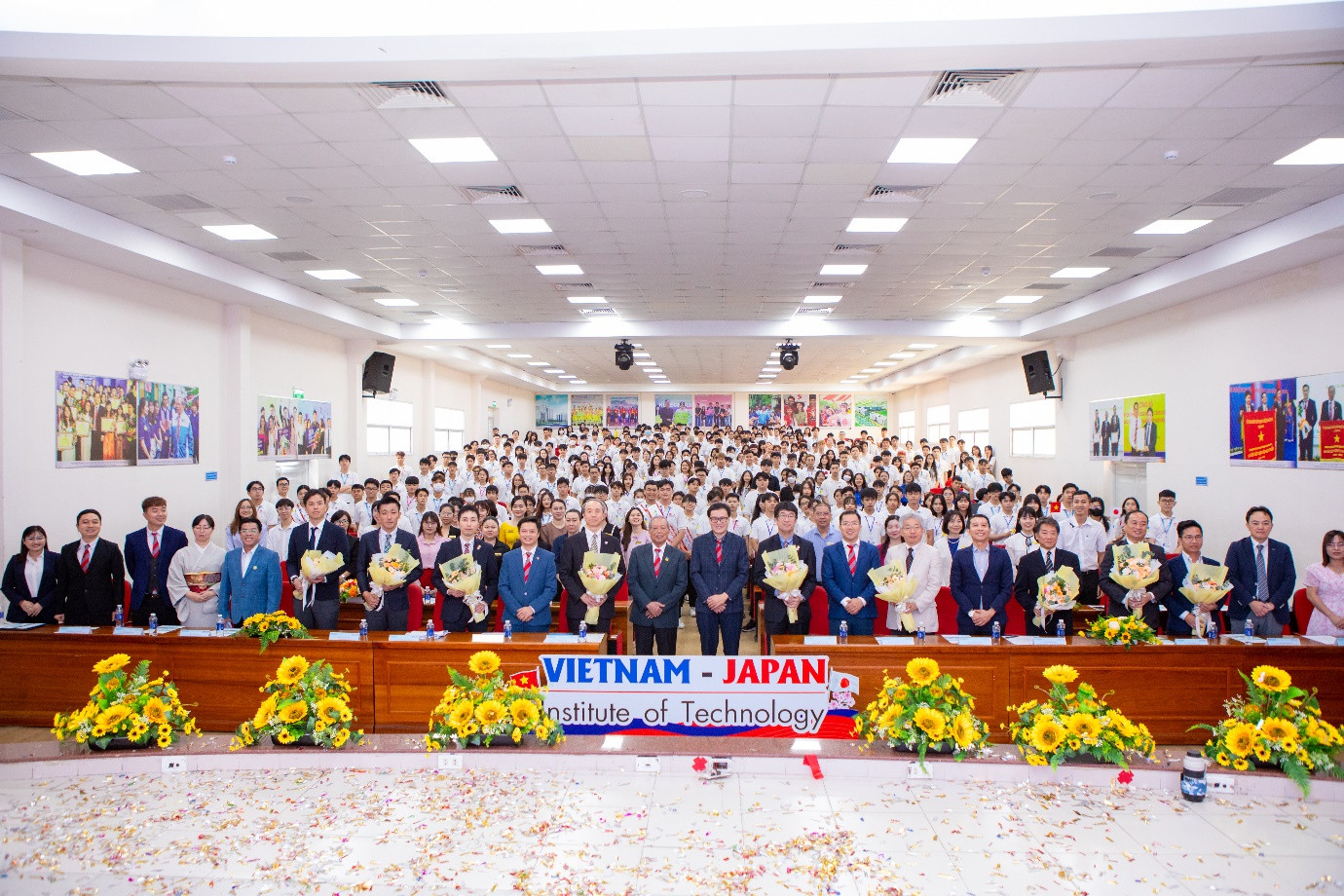 Năm học mới bắt đầu, hứa hẹn nhiều thành tựu phía trước của sinh viên Chương trình Việt - Nhật HUTECH