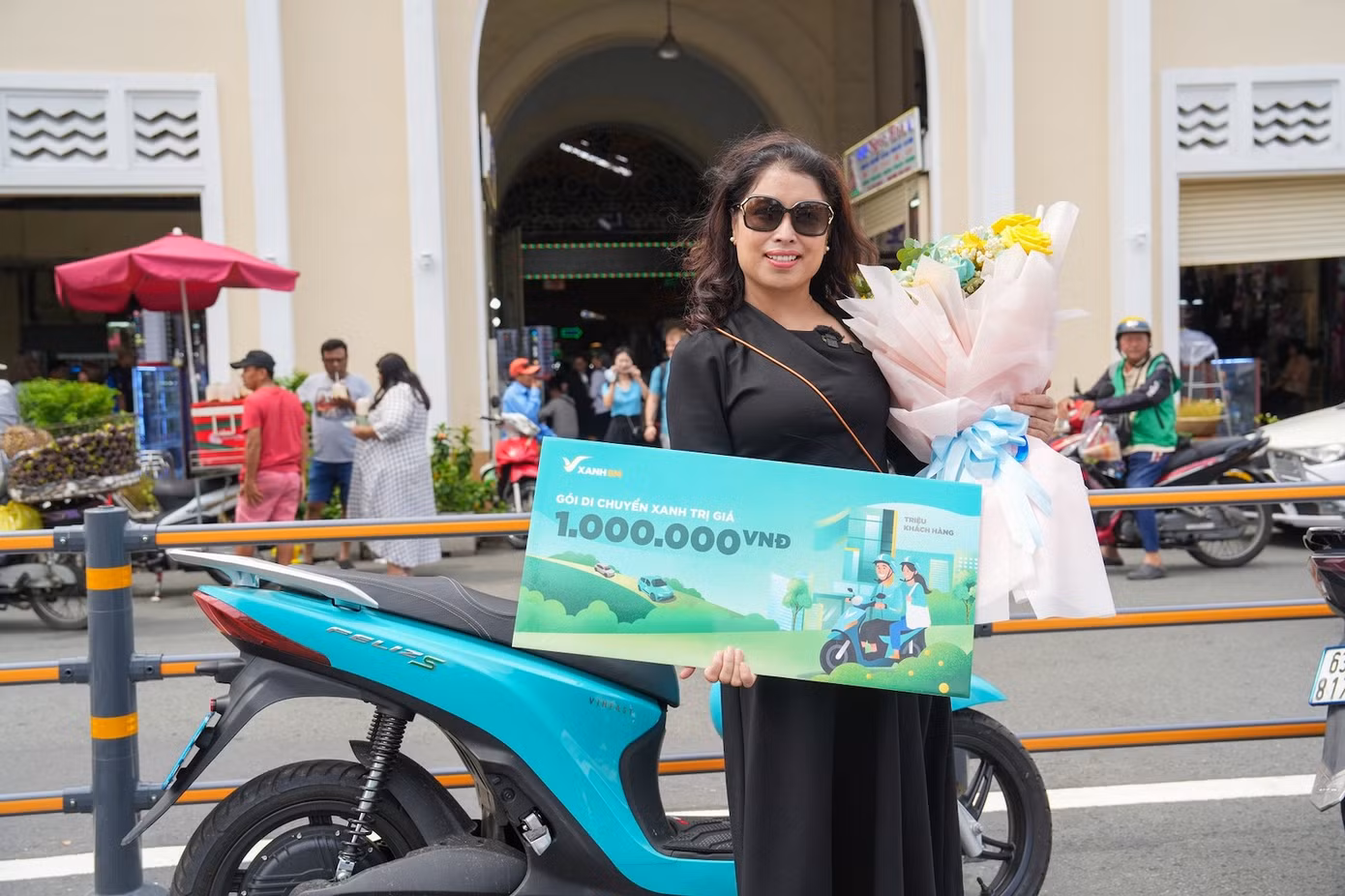 Chị Vũ Hương là khách hàng thứ 1.000.001 của Xanh SM Bike. Chị Vũ Hương là khách hàng thứ 1.000.001 của Xanh SM Bike.