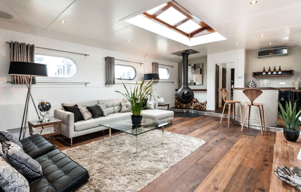 Nhà thuyền được bán với giá 1,7 triệu bảng