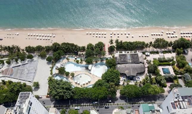 Tỉnh Khánh Hòa yêu cầu Công ty TNHH Invest Park Nha Trang ấn định thời gian giao mặt bằng thuộc dự án Công viên Phù Đổng cho địa phương để thực hiện các công trình phục vụ cộng đồng. Nếu doanh nghiệp không thực hiện, chính quyền thành phố sẽ cưỡng chế thu hồi theo quy định.