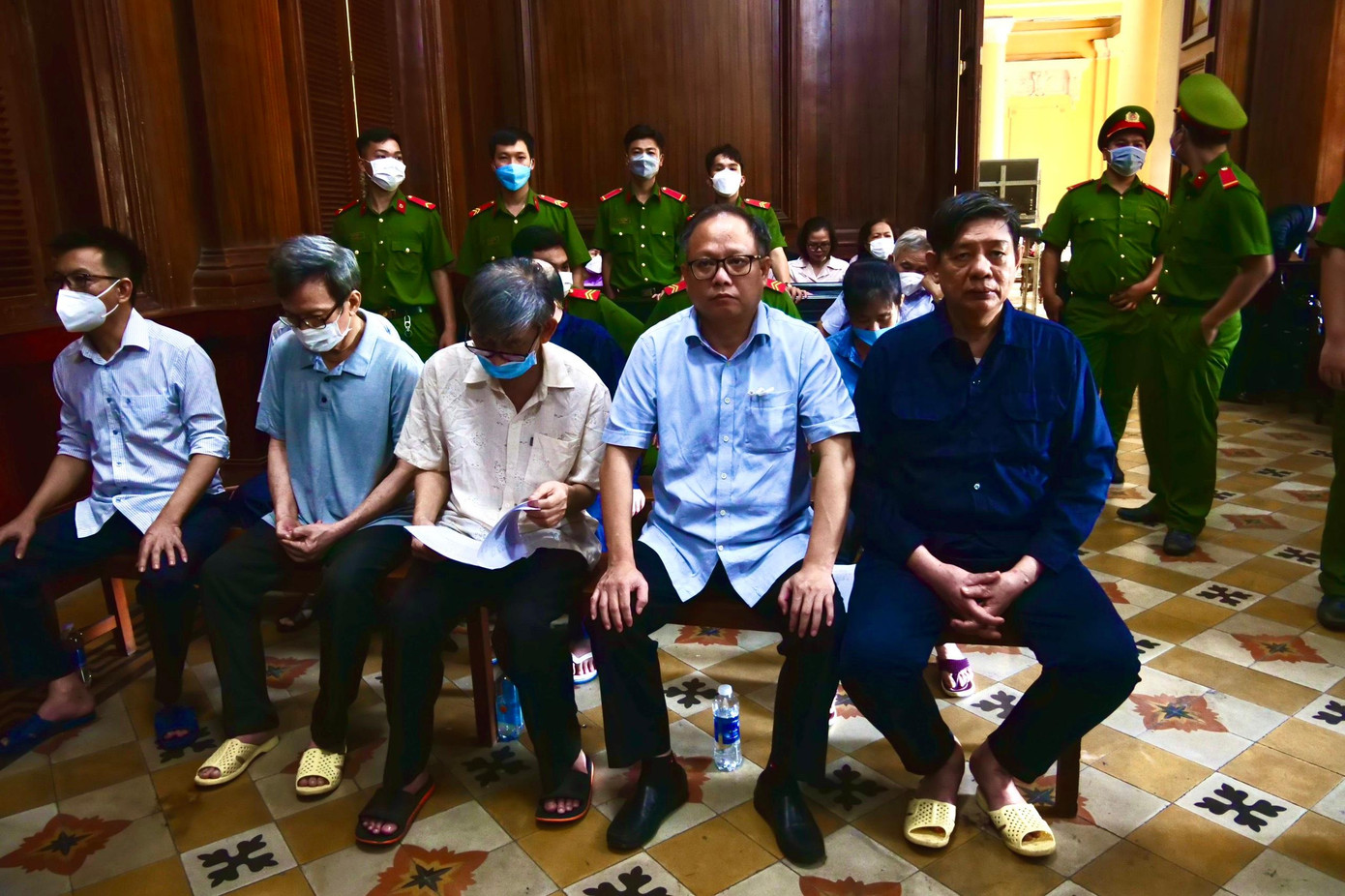 Các bị cáo tại phiên tòa.