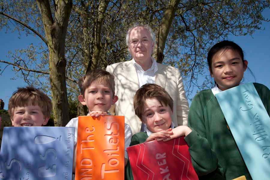 Các em học sinh trường tiểu học Oxford. Các em học sinh trường tiểu học Oxford. Nguồn: Internet