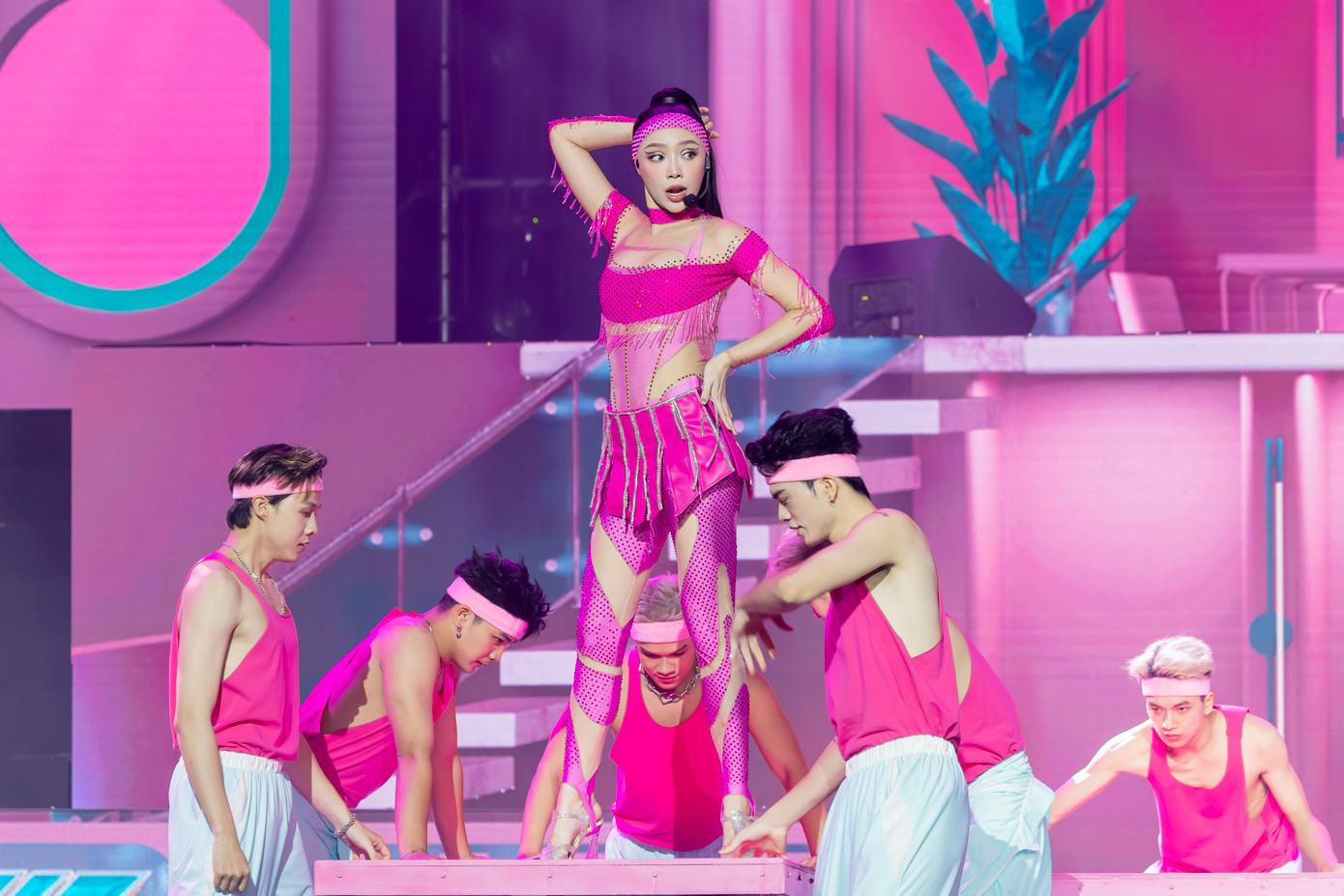 Tóc Tiên xuất sắc trong vai trò đội trưởng nhưng lại “rớt đài” ở phần thi cá nhân. Ảnh: BTC Tóc Tiên xuất sắc trong vai trò đội trưởng nhưng lại “rớt đài” ở phần thi cá nhân. Ảnh: BTC