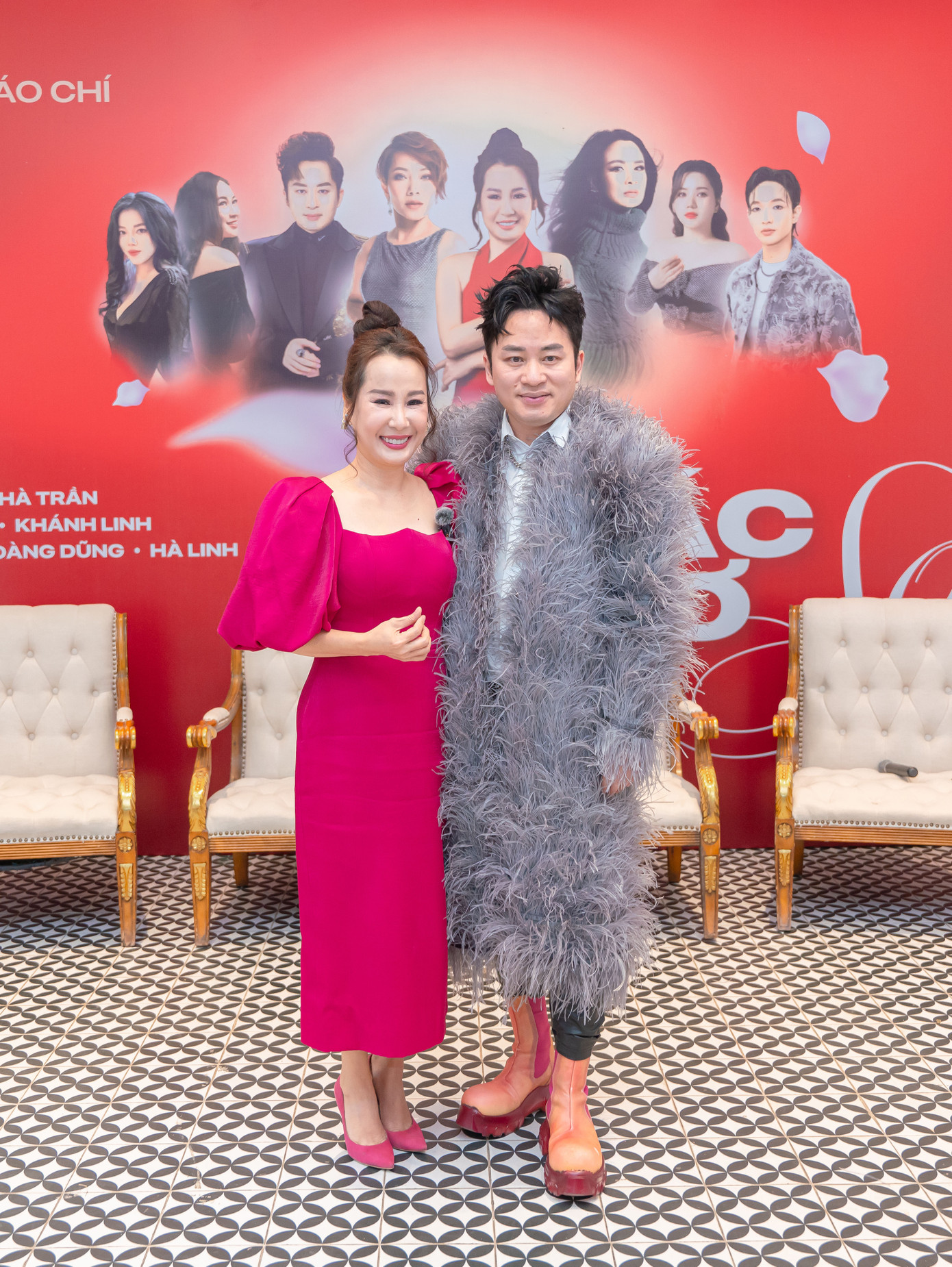 Tùng Dương tự nhận là "ca sĩ ruột" của Giáng Son. Ảnh: NVCC