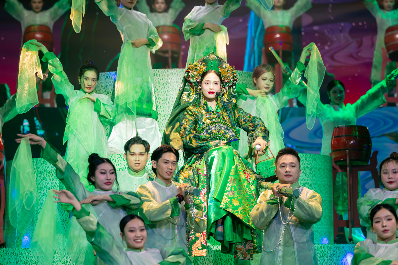 Kiều Anh tung hết công lực trong phần diễn Cô đôi thượng ngàn. Ảnh: BTC Kiều Anh tung hết công lực trong phần diễn Cô đôi thượng ngàn. Ảnh: BTC