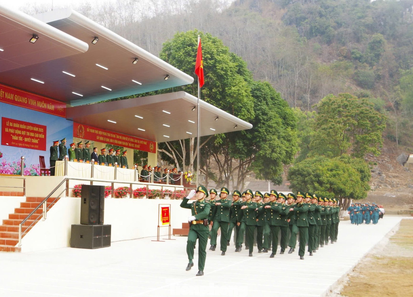 Lực lượng Bộ đội Biên phòng diễu binh qua lễ đài. Lực lượng Bộ đội Biên phòng diễu binh qua lễ đài.