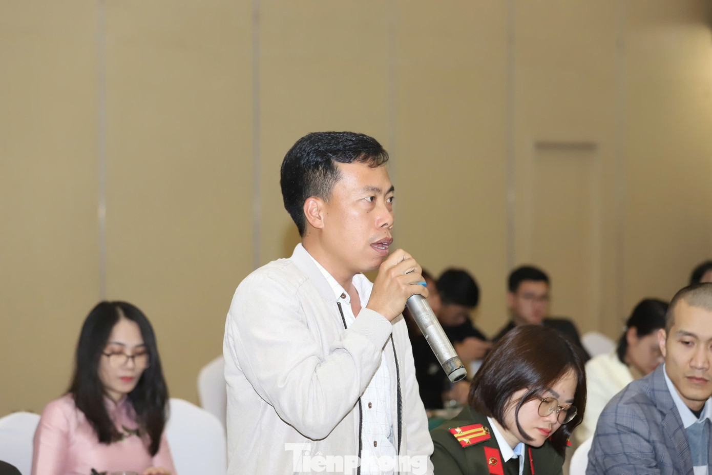 Phóng viên đặt câu hỏi với ban tổ chức về các vấn đề liên quan chương trình Giỗ Tổ Hùng Vương và Tuần Văn hóa - Du lịch đất Tổ năm Ất Tỵ năm 2025. Phóng viên đặt câu hỏi với ban tổ chức về các vấn đề liên quan chương trình Giỗ Tổ Hùng Vương và Tuần Văn hóa - Du lịch đất Tổ năm Ất Tỵ năm 2025.