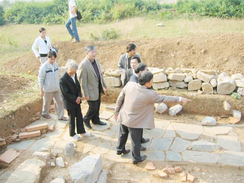 Một góc khu Đàn Nam Giao Tây Đô đã được khai quật.