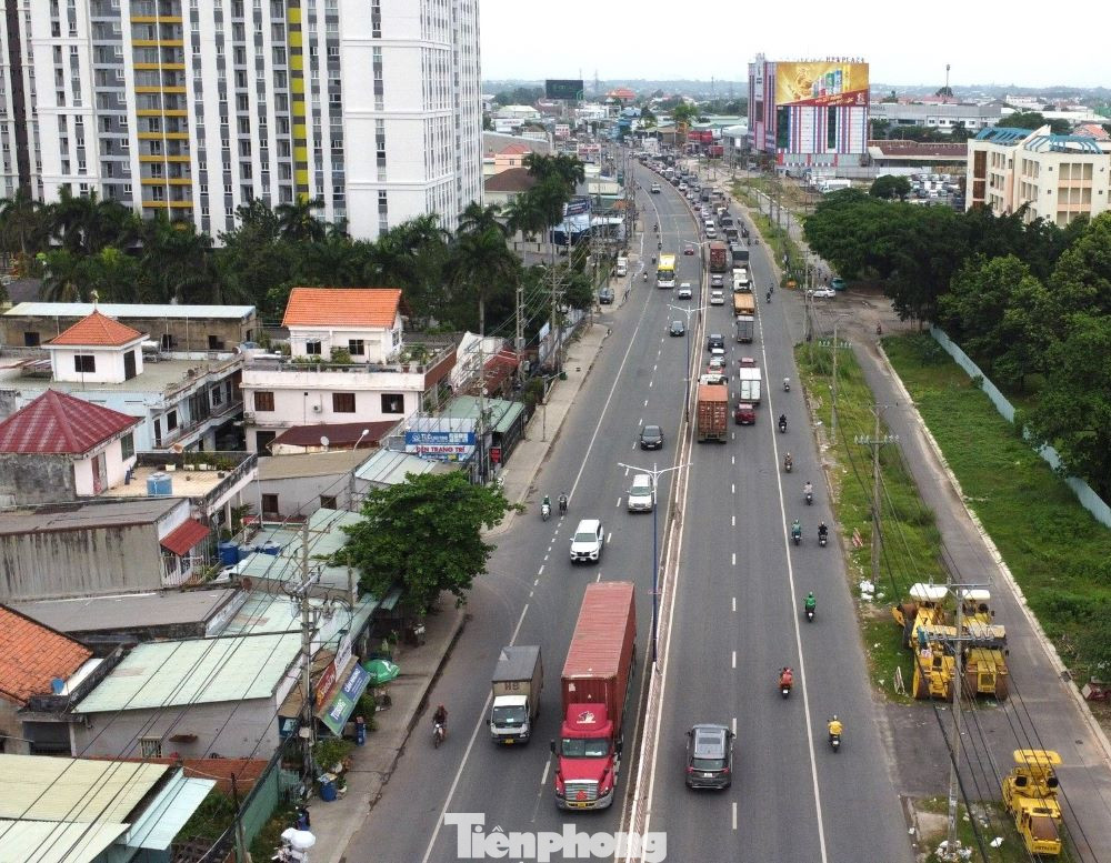 Bộ GTVT cũng đề xuất giao Bộ này cập nhật điều chỉnh trong Quy hoạch mạng lưới đường bộ thời kỳ 2021 - 2030, tầm nhìn đến năm 2050 báo cáo Thủ tướng Chính phủ xem xét phê duyệt theo quy định, đồng thời tổ chức thực hiện các thủ tục điều chỉnh Quốc lộ 13 theo quy định của Luật Giao thông đường bộ.