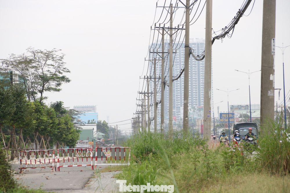 Tỉnh Bình Dương đang thi công mở rộng quốc lộ 13 từ 6 làn lên 8 làn.