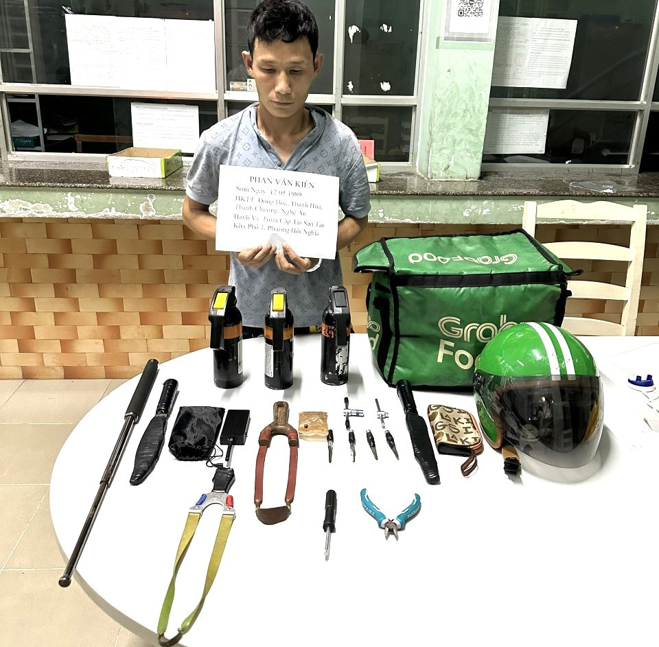 Phan Văn Kiên tại cơ quan công an