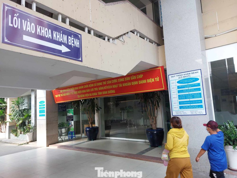 Lối vào khoa khám bệnh cổng chính Bệnh viện Đa khoa tỉnh Bình Dương.