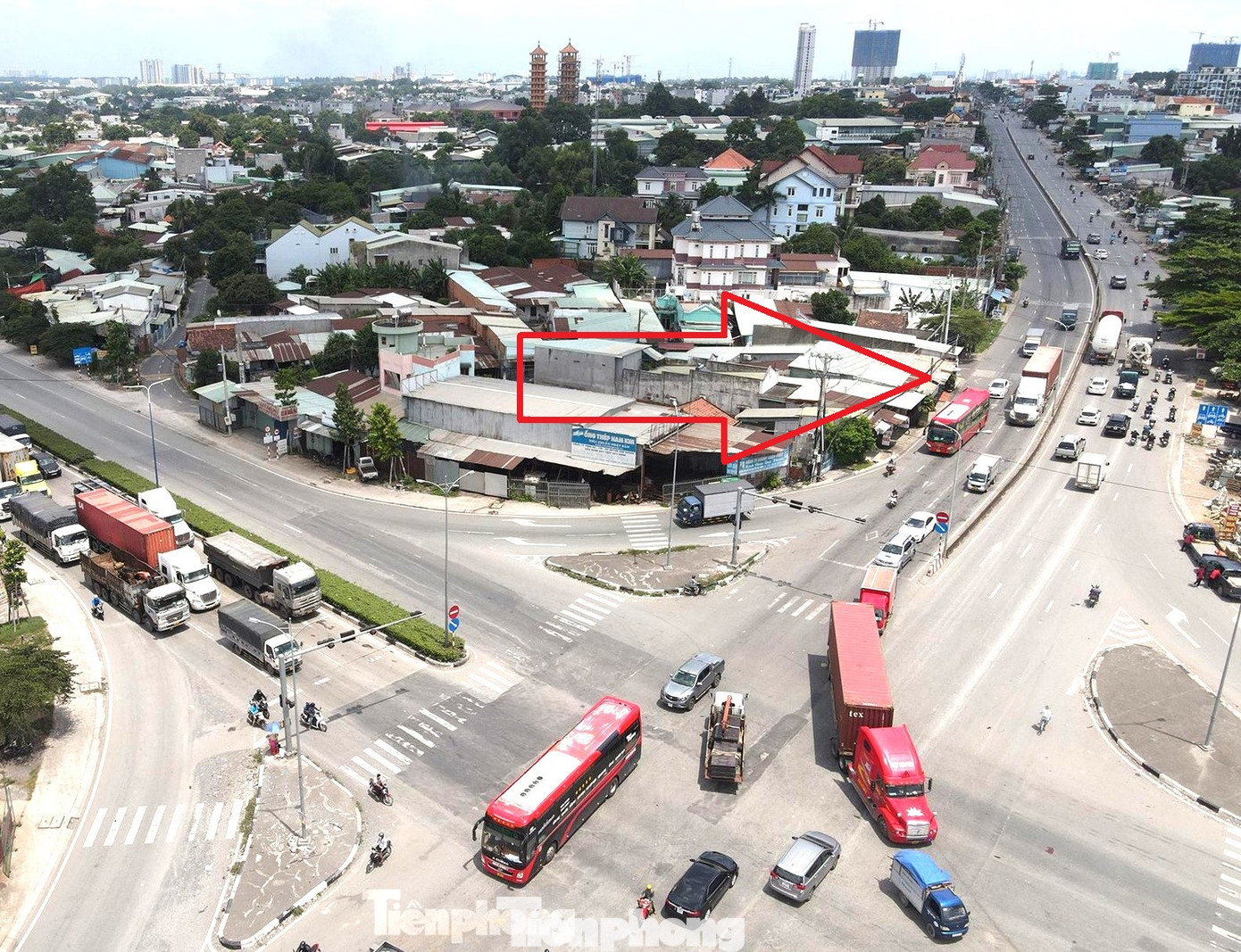 Quốc lộ 1K đoạn giao với đường Mỹ Phước Tân Vạn Ảnh: Phạm Nguyễn Quốc lộ 1K đoạn giao với đường Mỹ Phước Tân Vạn Ảnh: Phạm Nguyễn