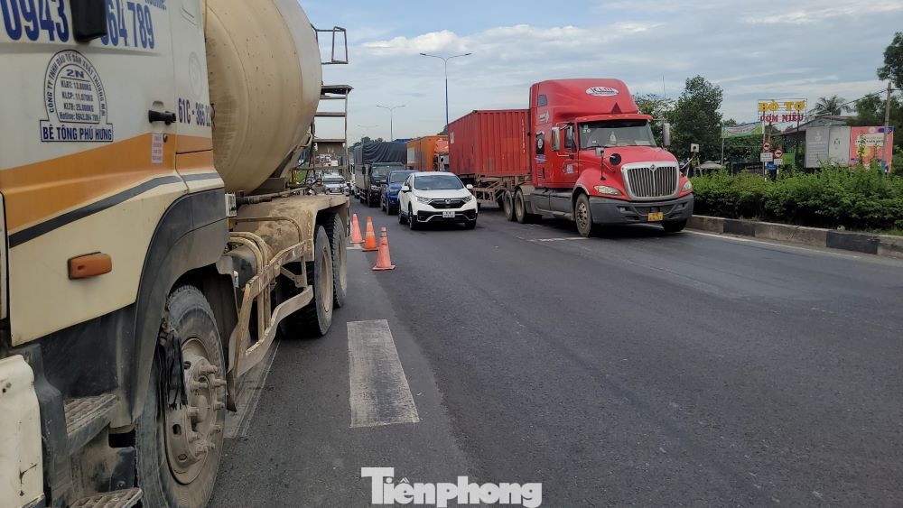 Vụ tai nạn khiến khu vực bị ùn ứ phương tiện