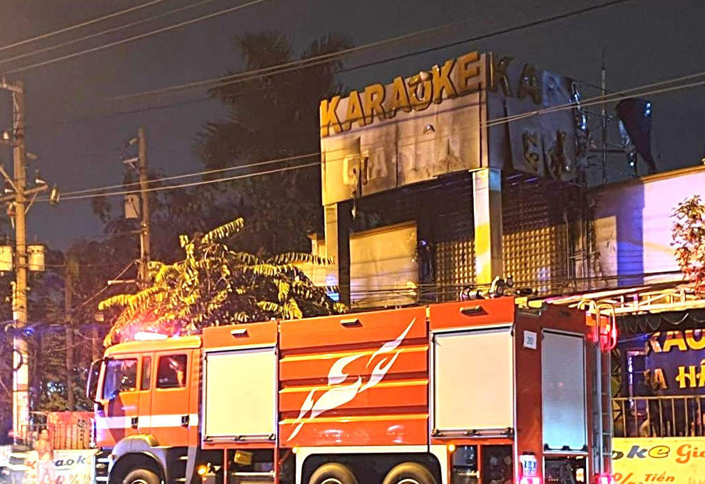 Lực lượng chức năng nhanh chóng khống chế được ngọn lửa.