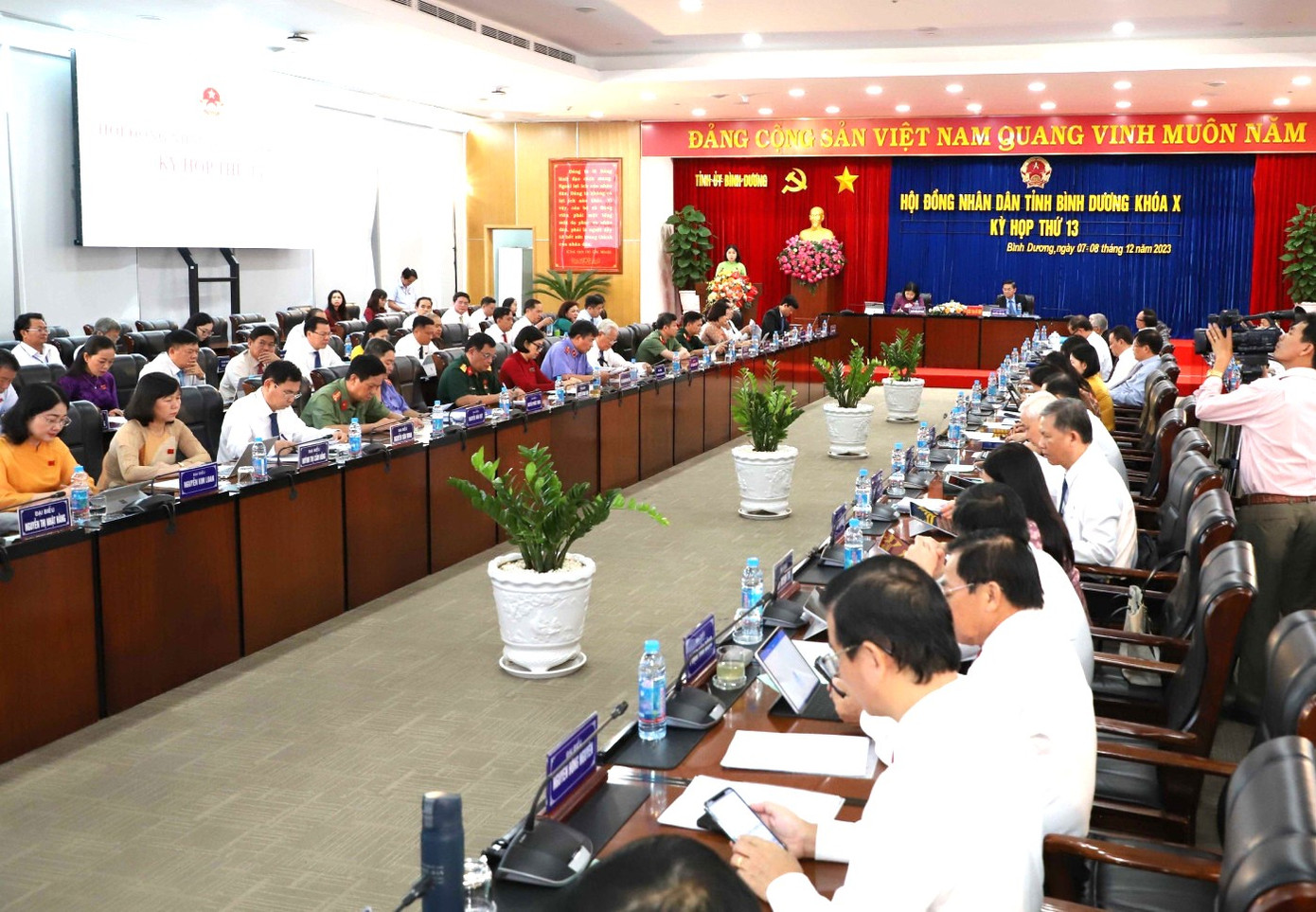 Toàn cảnh kỳ họp HĐND tỉnh Bình Dương ngày 7/12 Ảnh: Quốc Chiến