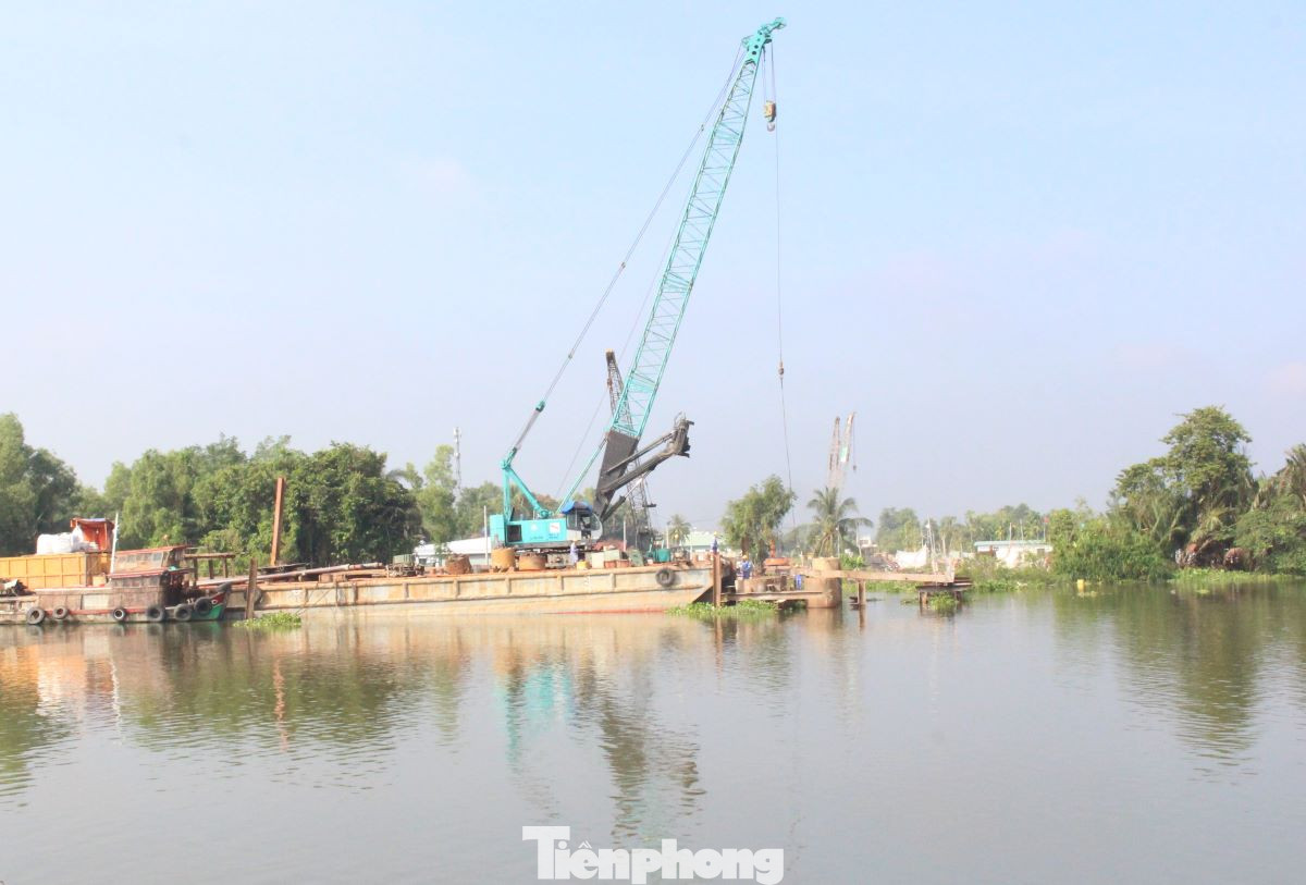 Cầu Bình Gởi trên đường Vành đai 3 TPHCM vượt sông Sài Gòn (nối TP Thuận An, tỉnh Bình Dương và huyện Củ Chi, TPHCM) có tổng vốn đầu tư dự kiến 665 tỷ đồng. Cầu Bình Gởi do tỉnh Bình Dương xây dựng, nhưng có khoảng 700m mặt bằng thuộc địa phận TPHCM.