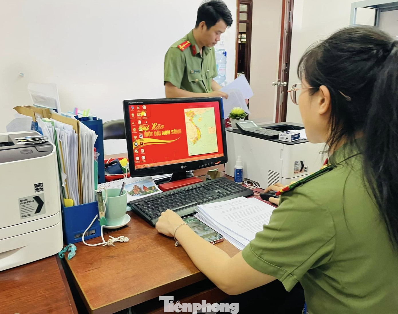 Tuổi trẻ công an Bình Phước hưởng ứng cuộc vận động "Tự hào một dải non sông". Tuổi trẻ công an Bình Phước hưởng ứng cuộc vận động "Tự hào một dải non sông".